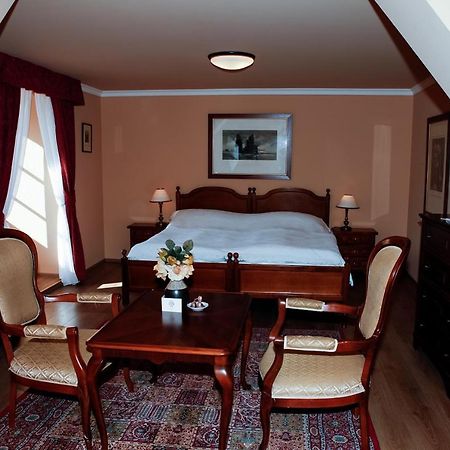 Hotel Zamek Stirin Velke Popovice Εξωτερικό φωτογραφία