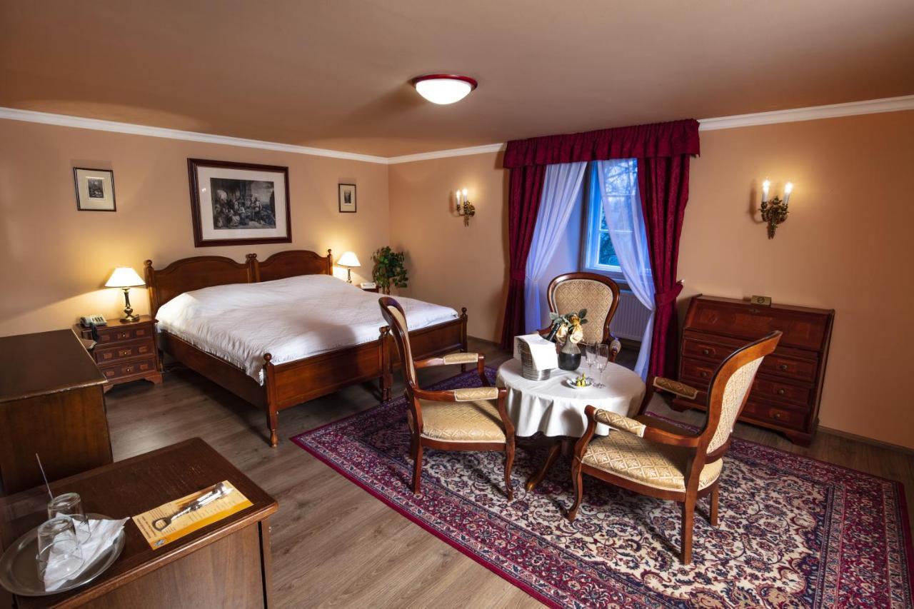 Hotel Zamek Stirin Velke Popovice Εξωτερικό φωτογραφία