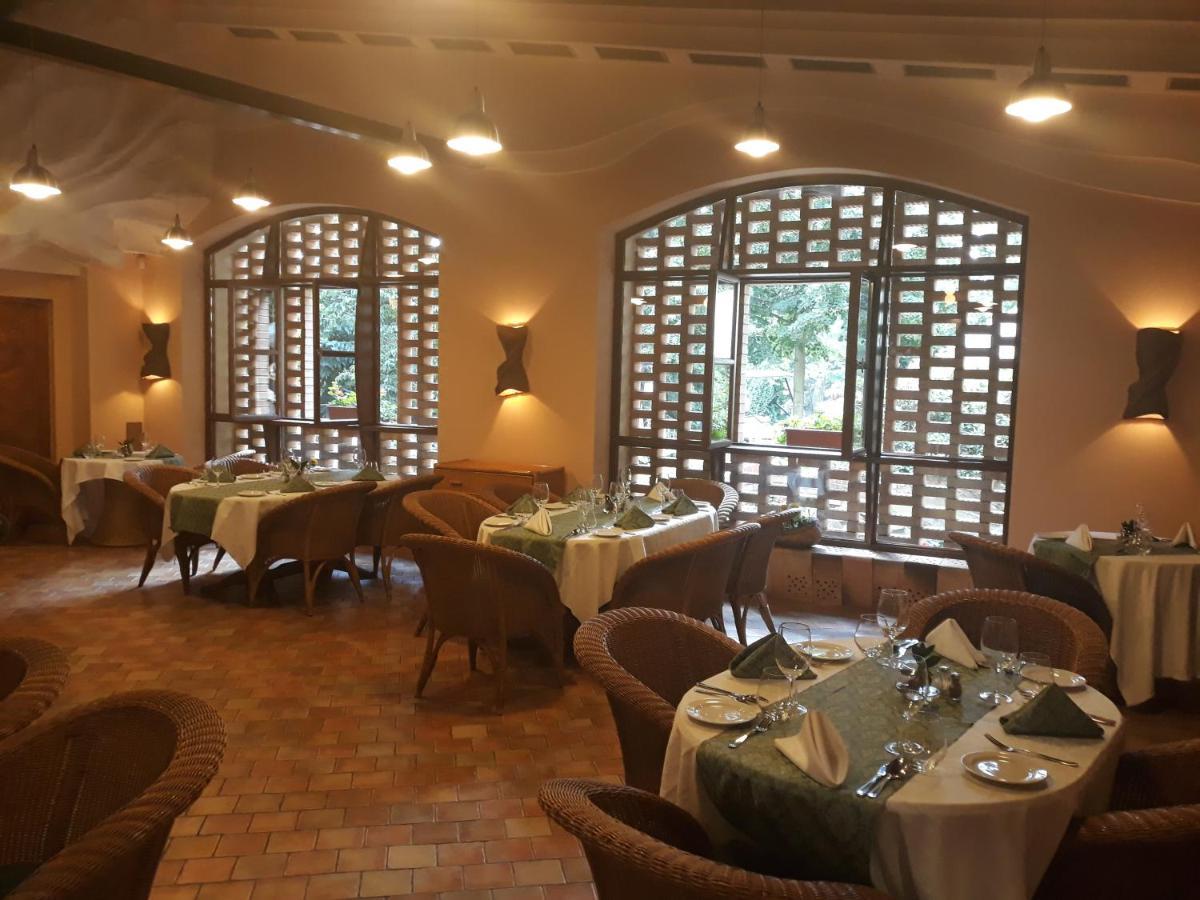 Hotel Zamek Stirin Velke Popovice Εξωτερικό φωτογραφία