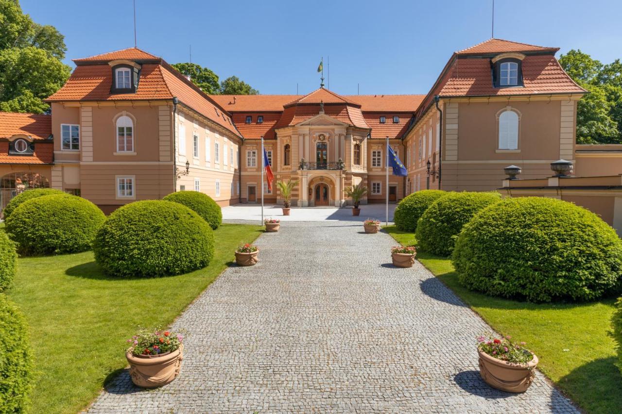 Hotel Zamek Stirin Velke Popovice Εξωτερικό φωτογραφία