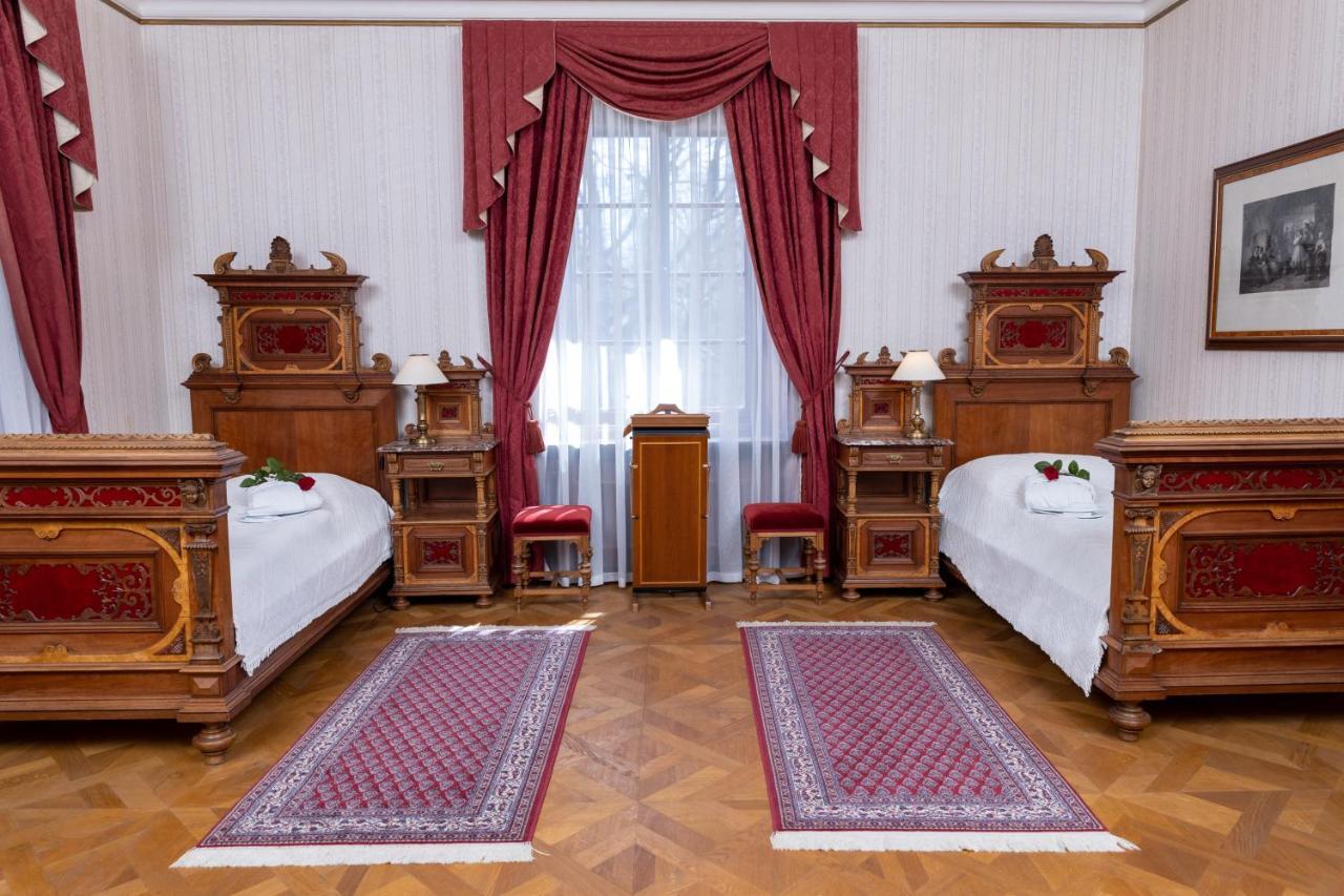Hotel Zamek Stirin Velke Popovice Εξωτερικό φωτογραφία