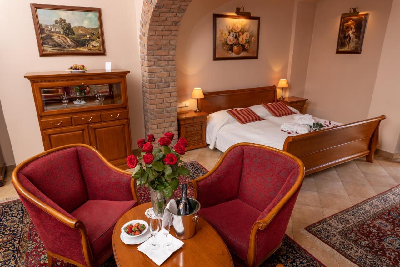 Hotel Zamek Stirin Velke Popovice Εξωτερικό φωτογραφία