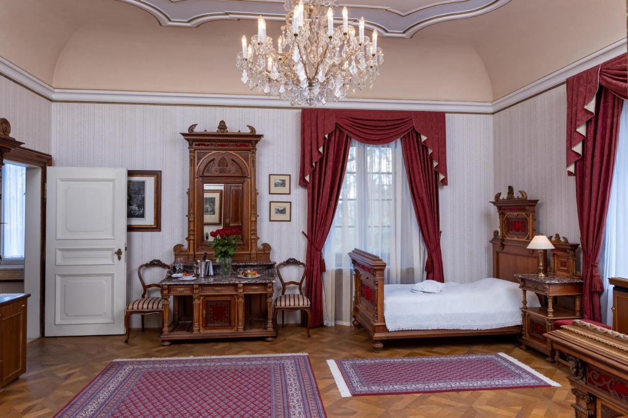 Hotel Zamek Stirin Velke Popovice Εξωτερικό φωτογραφία