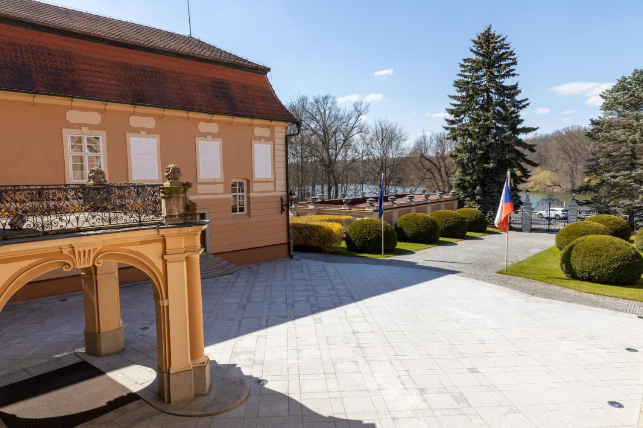 Hotel Zamek Stirin Velke Popovice Εξωτερικό φωτογραφία