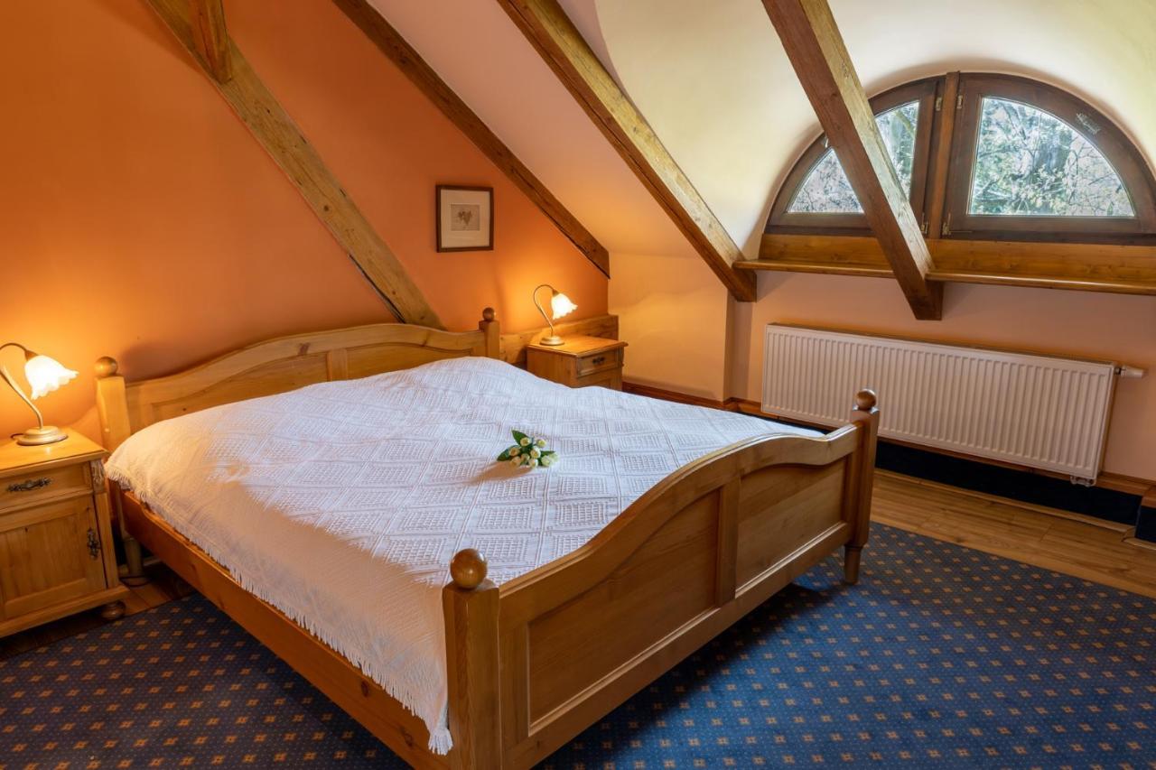 Hotel Zamek Stirin Velke Popovice Εξωτερικό φωτογραφία