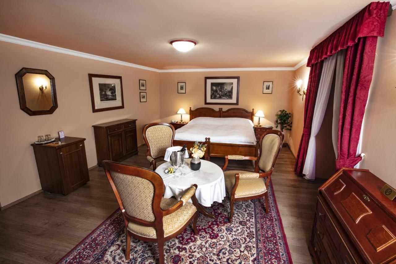 Hotel Zamek Stirin Velke Popovice Εξωτερικό φωτογραφία
