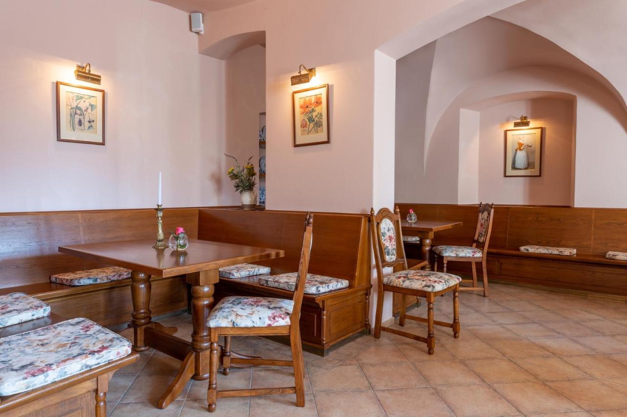 Hotel Zamek Stirin Velke Popovice Εξωτερικό φωτογραφία