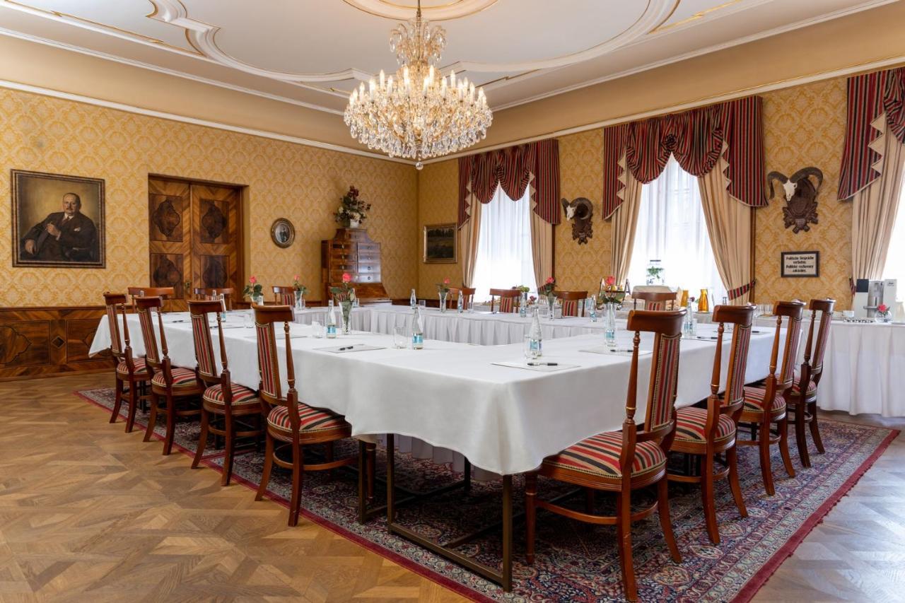 Hotel Zamek Stirin Velke Popovice Εξωτερικό φωτογραφία