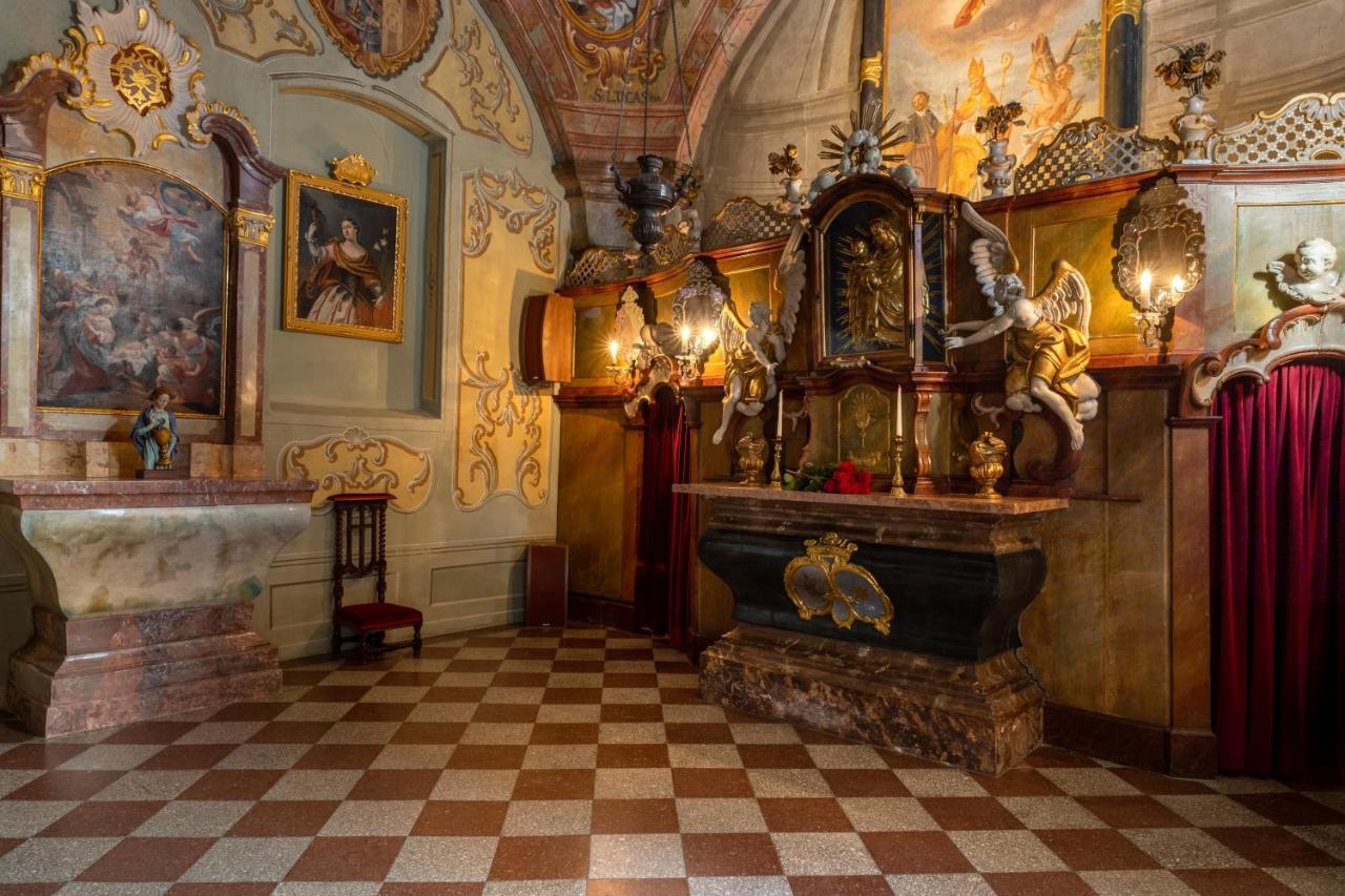 Hotel Zamek Stirin Velke Popovice Εξωτερικό φωτογραφία