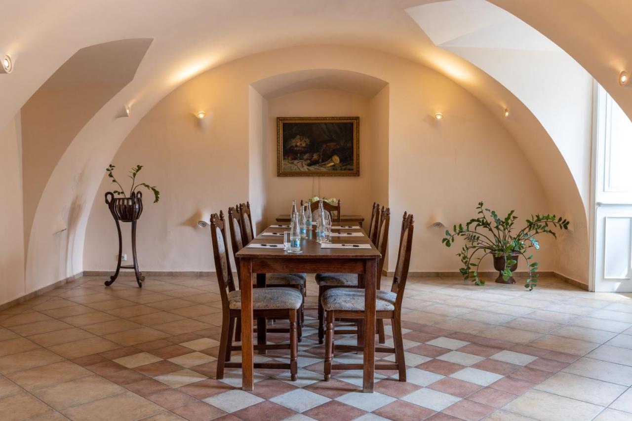 Hotel Zamek Stirin Velke Popovice Εξωτερικό φωτογραφία