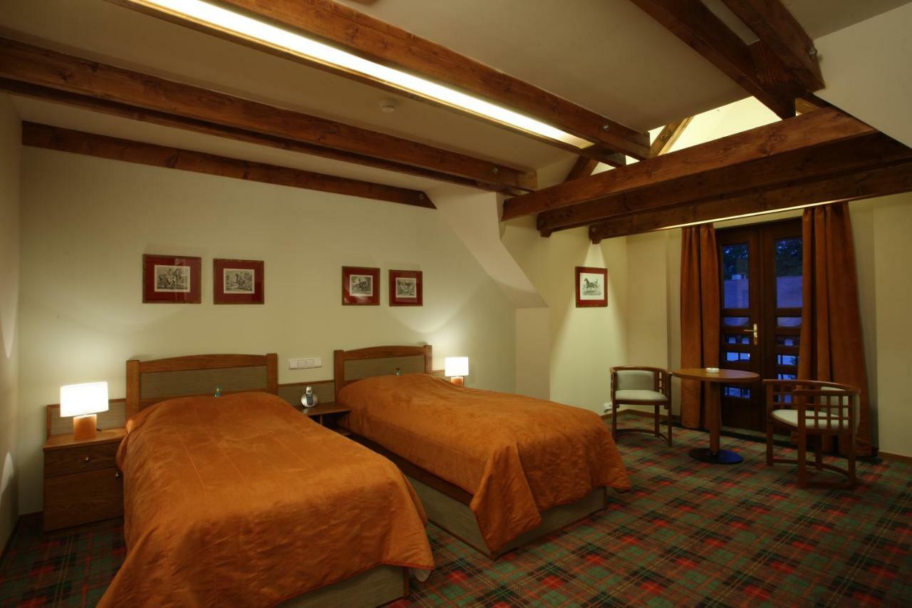 Hotel Zamek Stirin Velke Popovice Εξωτερικό φωτογραφία