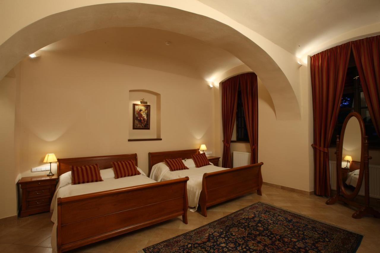 Hotel Zamek Stirin Velke Popovice Εξωτερικό φωτογραφία