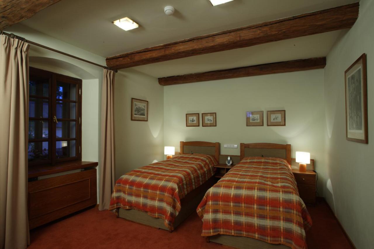 Hotel Zamek Stirin Velke Popovice Εξωτερικό φωτογραφία