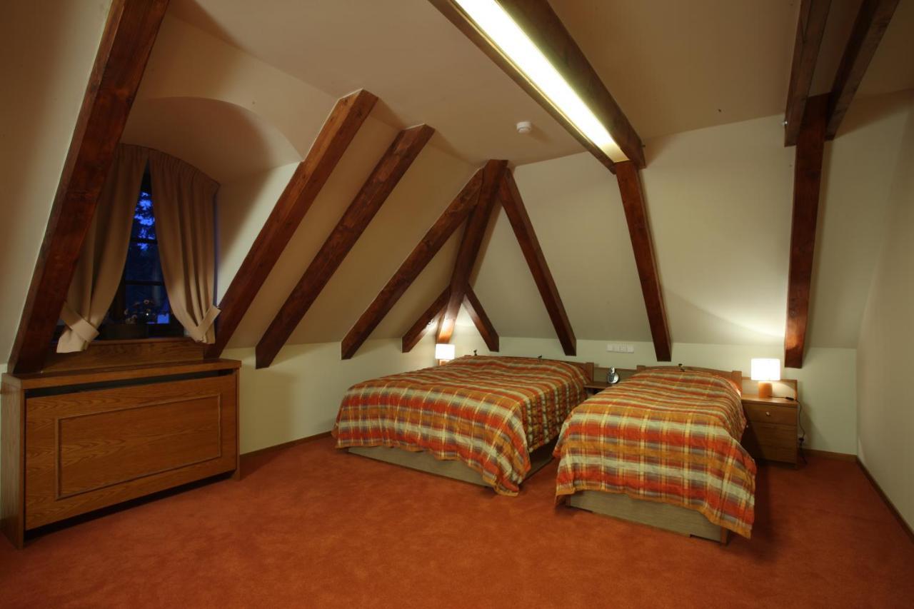 Hotel Zamek Stirin Velke Popovice Εξωτερικό φωτογραφία